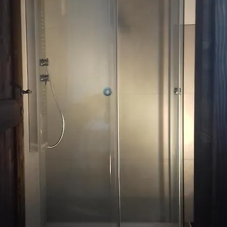 Cascina La Cinciallegra فندق مبيت وإفطار 4*