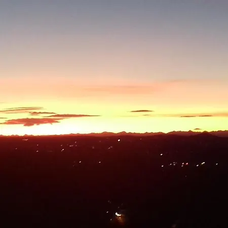 Cascina La Cinciallegra فندق مبيت وإفطار 4*