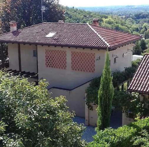 Cascina La Cinciallegra فندق مبيت وإفطار 4*